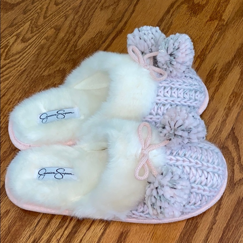 Jessica Simpson Fluff Slides